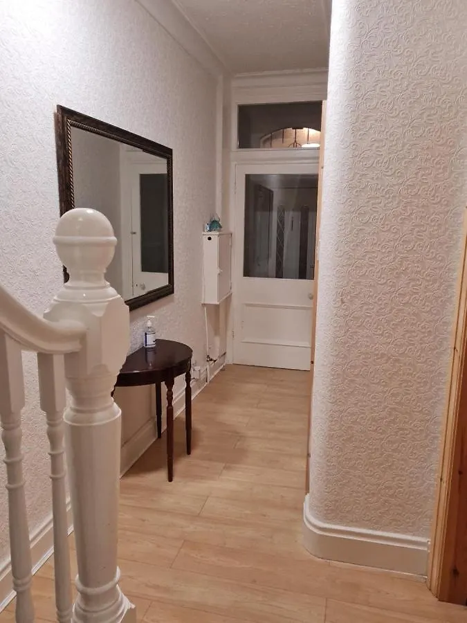 Cheerful 4-Bedroom Holiday Home Close To The Sea Blackpool 0*,