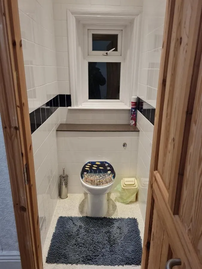 Cheerful 4-Bedroom Holiday Home Close To The Sea Blackpool