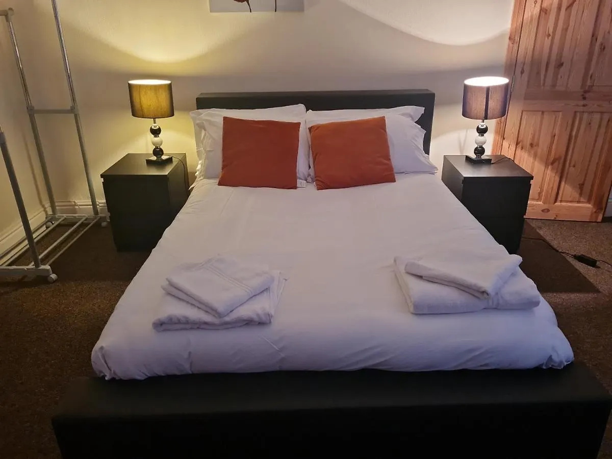 Cheerful 4-Bedroom Holiday Home Close To The Sea Blackpool 0*,  United Kingdom