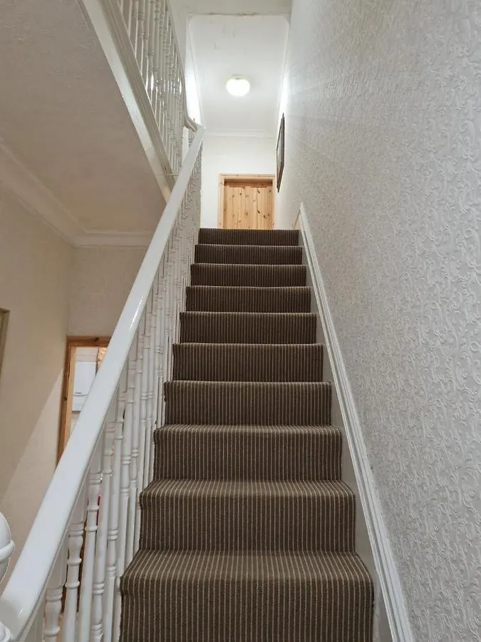 Cheerful 4-Bedroom Holiday Home Close To The Sea Blackpool
