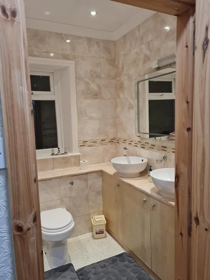 Cheerful 4-Bedroom Holiday Home Close To The Sea Blackpool